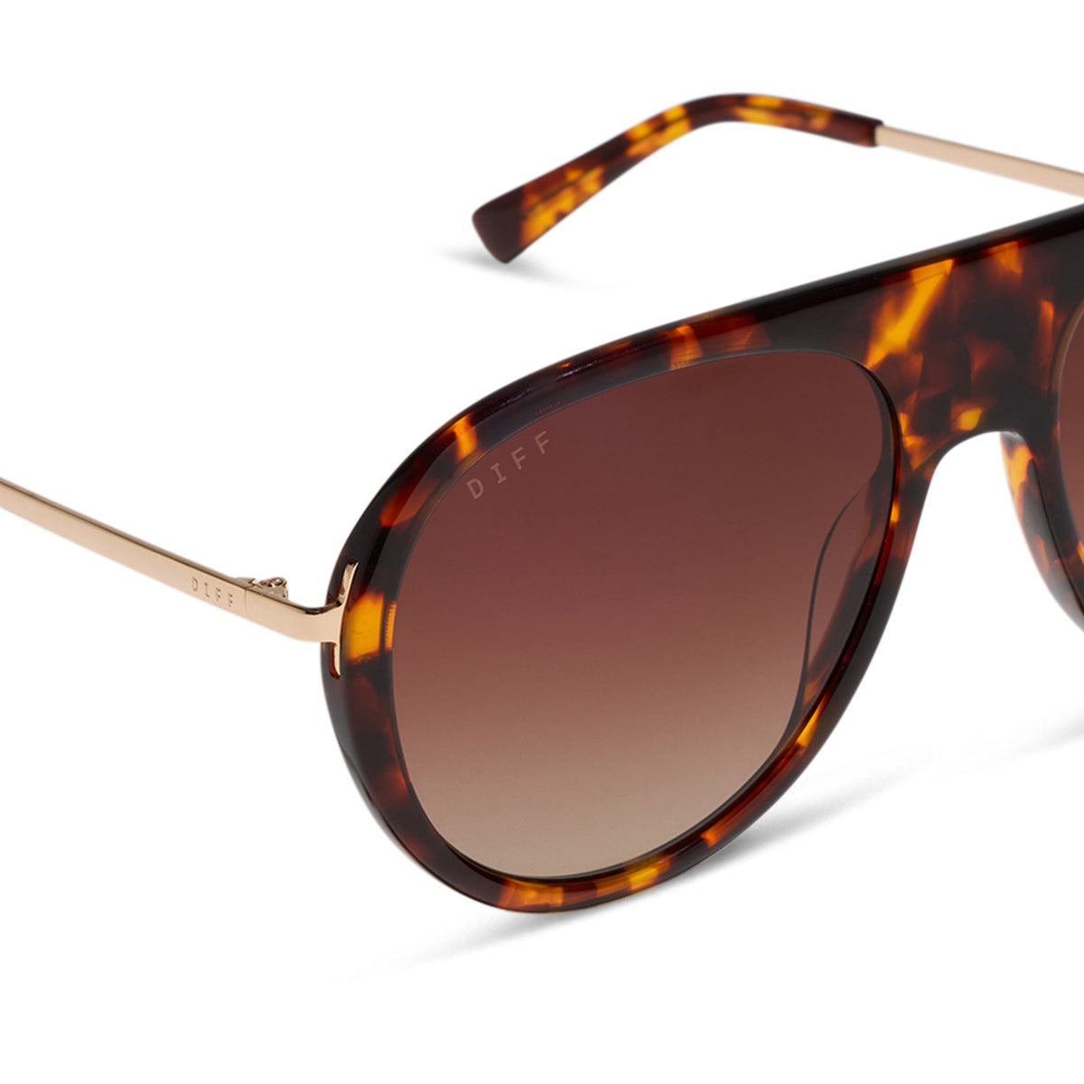 diff eyewear cleo oversized aviator sunglasses with a rich tortoise frame, gold temples and brown gradient polarized lenses detailed view