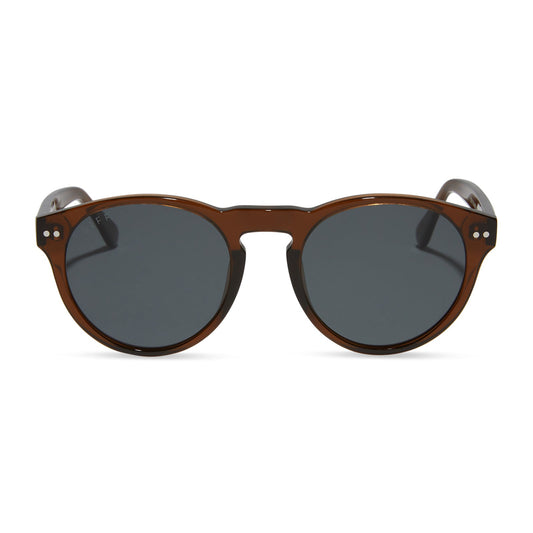 diff eyewear cody round sunglasses in a brown whiskey crystal frame and steel blue polarized lens front view