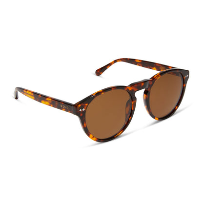 diff eyewear featuring the cody xl round sunglasses with a rich tortoise frame and brown polarized lenses angled view