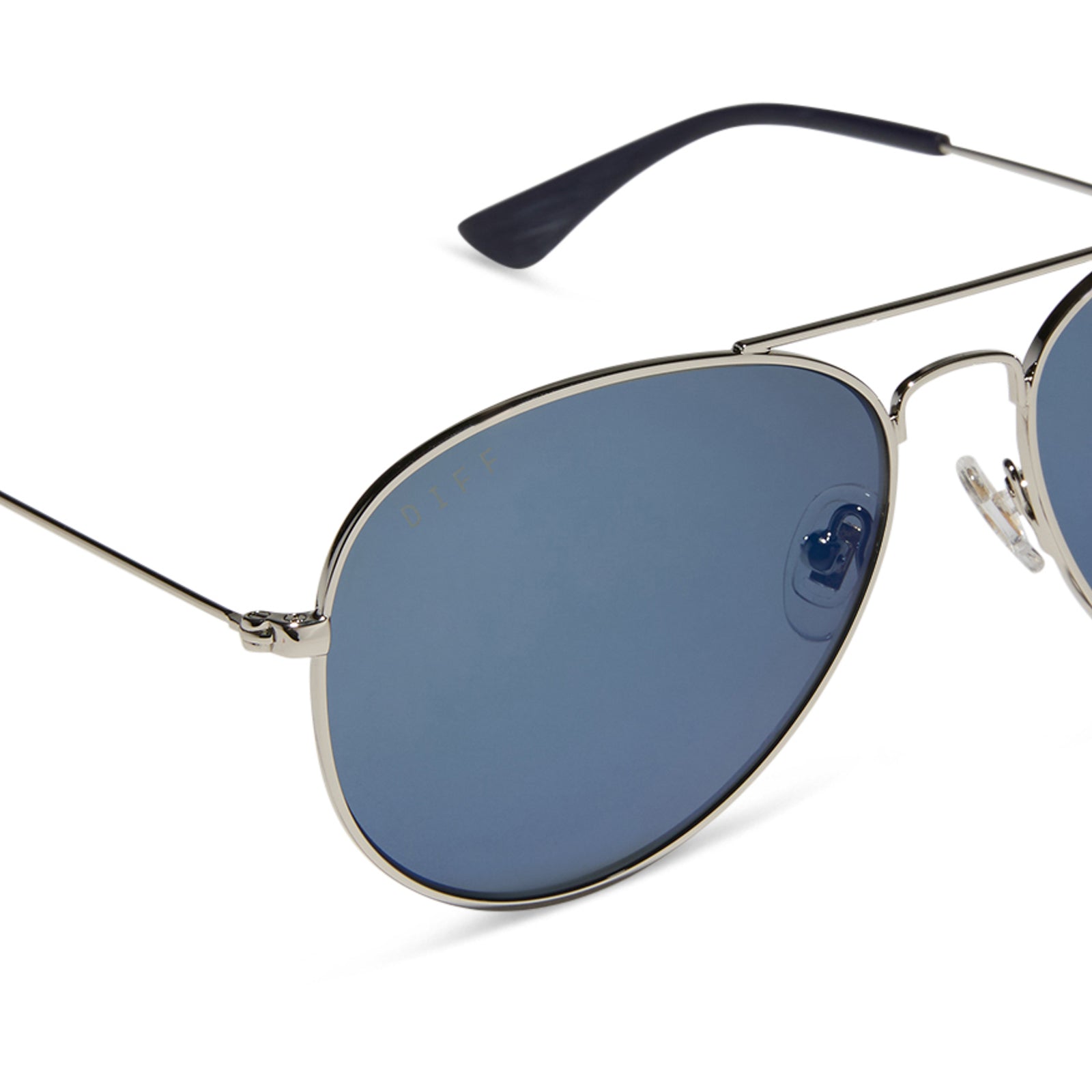 diff eyewear wholesale cruz aviator sunglasses with a silver frame and midnight blue mirror lenses detailed view