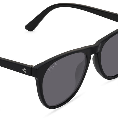 diff eyewear darren sunglasses with a black frame and solid grey polarized lens detailed view