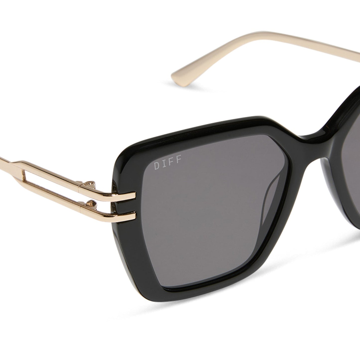 diff eyewear featuring the dasha square sunglasses with a black frame and grey lenses detailed view