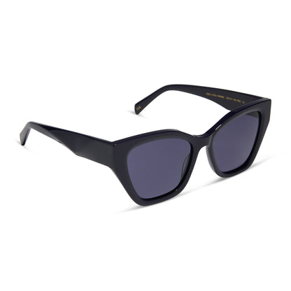 diff eyewear wholesale evie cat eye sunglasses with a royal purple frame and midnight purple/blue lenses angled view