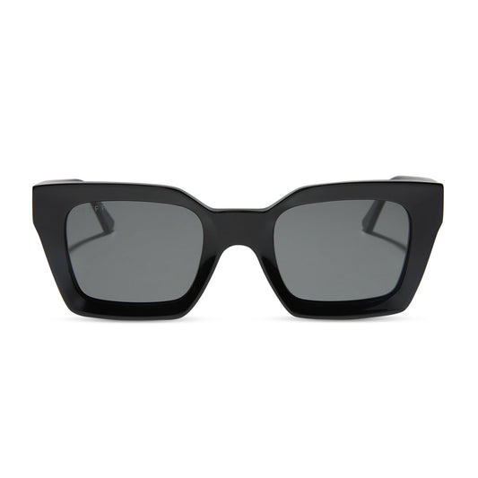 diff eyewear featuring the greer square sunglasses with a black frame and grey polarized lenses front view