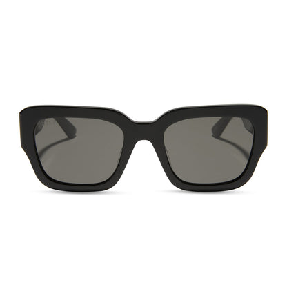 jessie james decker x diff eyewear featuring the loren square sunglasses with a black frame and grey lenses front view