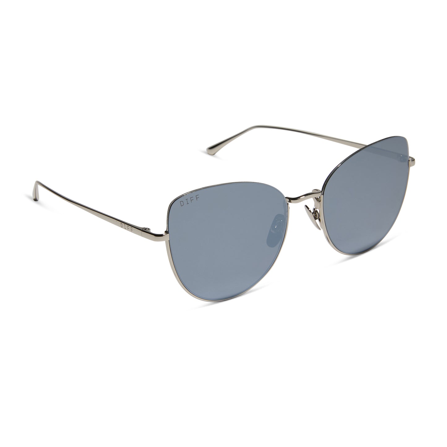 diff eyewear featuring the kinsley round sunglasses with a silver frame and silver mirror polarized lenses angled view