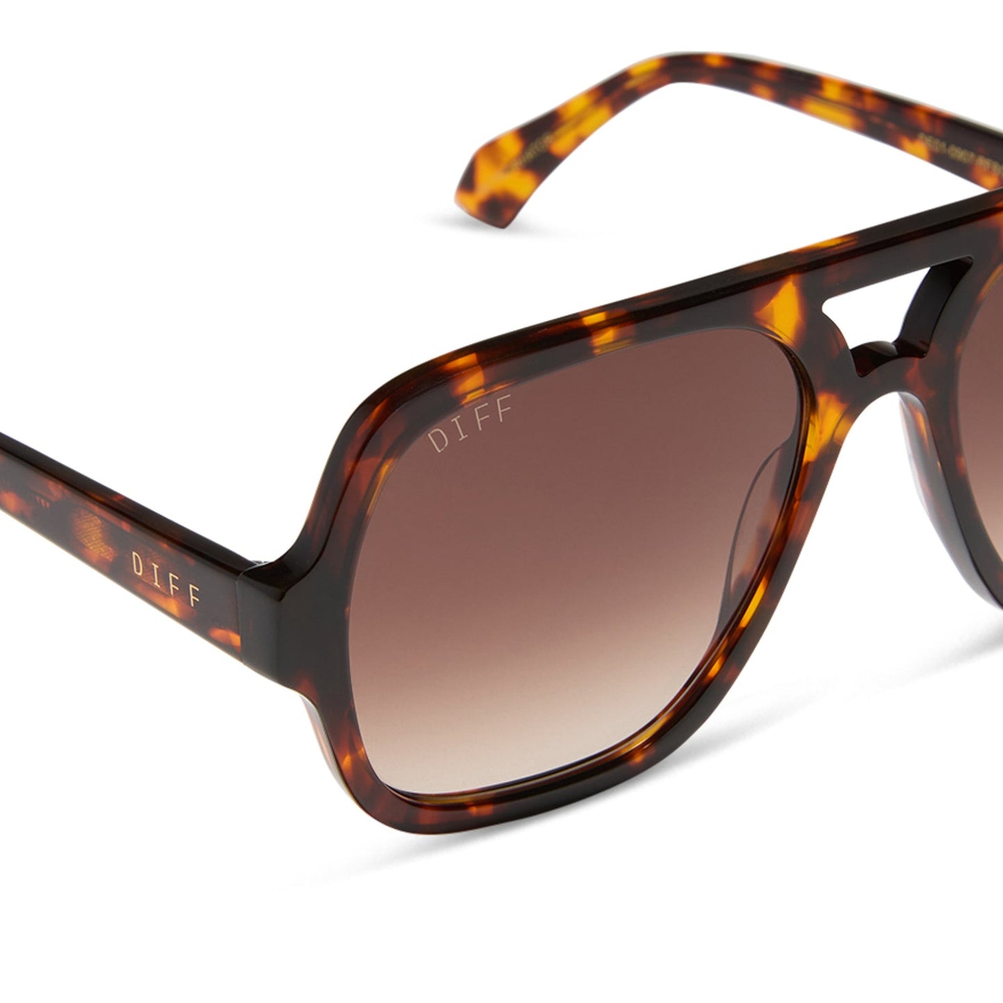 diff eyewear featuring the layton navigator sunglasses with a rich tortoise acetate frame and brown gradient lenses detailed view