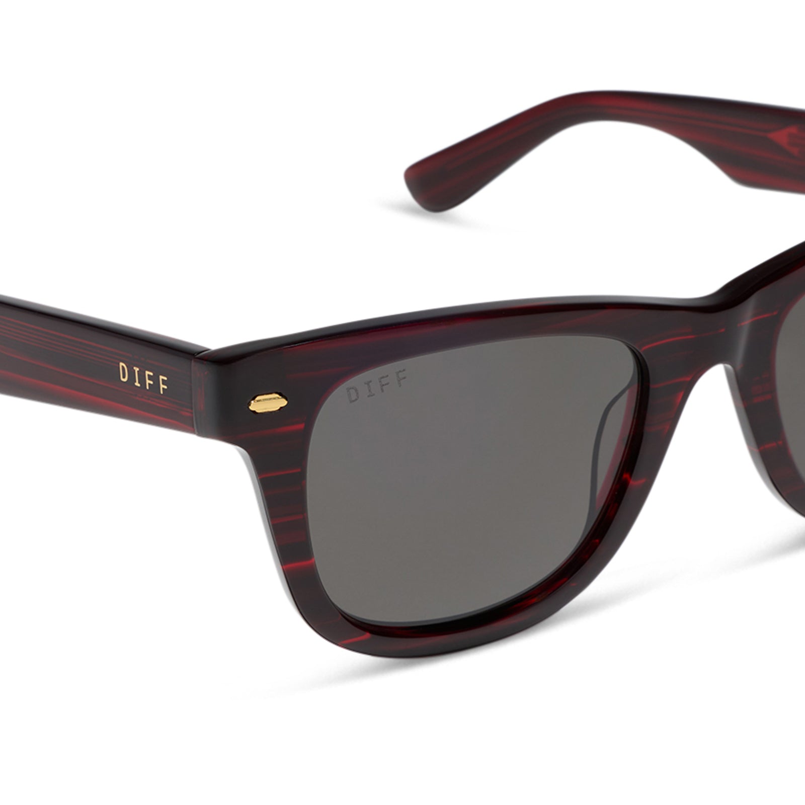diff eyewear mercer square sunglasses with a redwood acetate frame and grey polarized lenses detailed view