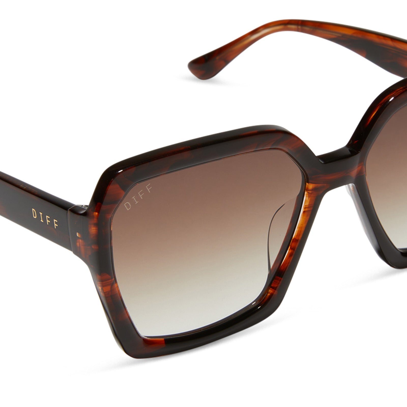 diff eyewear featuring the sloane square sunglasses with a sequoia tortoise frame and brown gradient lenses detailed view