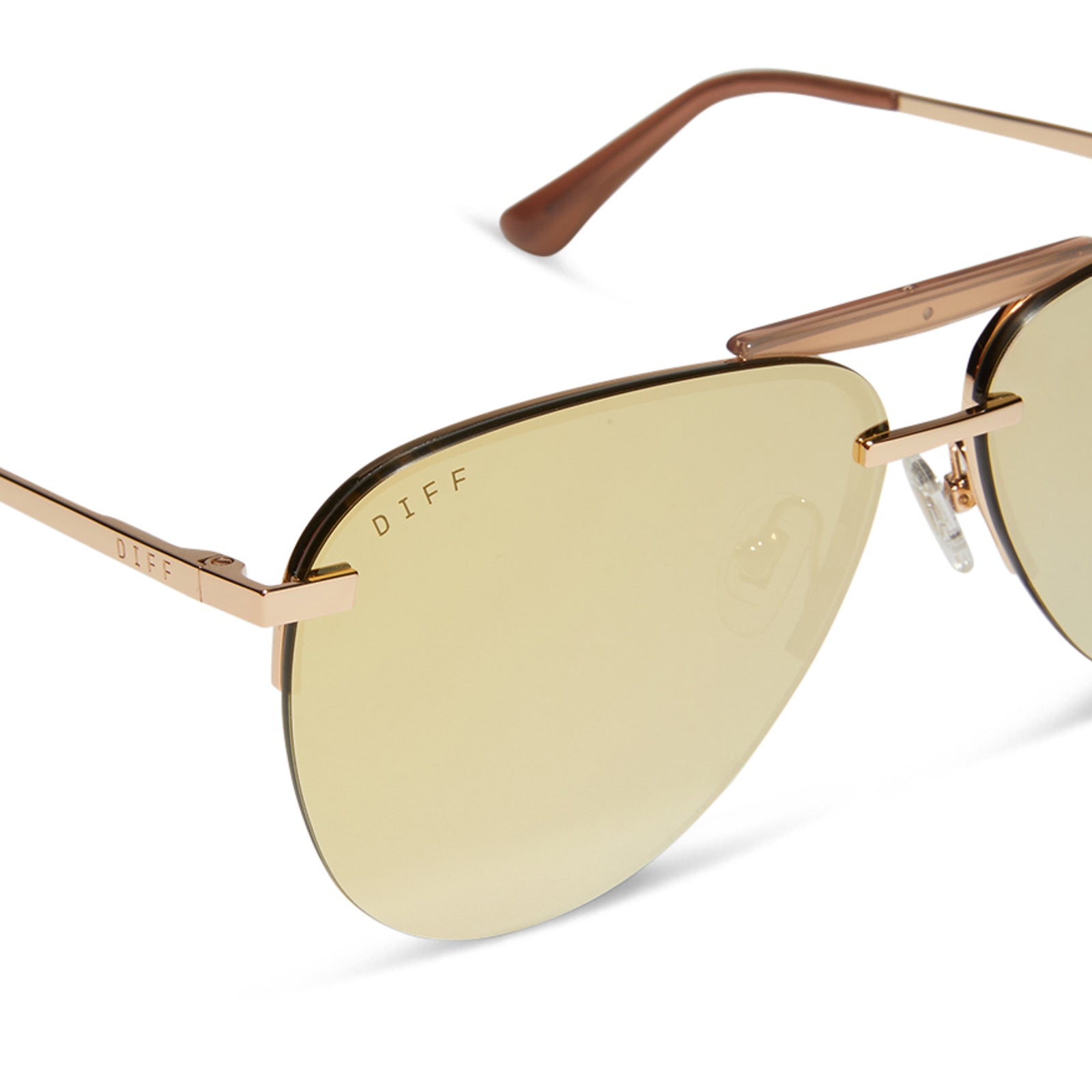 diff eyewear tahoe aviator oversized sunglasses with a gold metal frame and brilliant gold mirror lenses detailed view