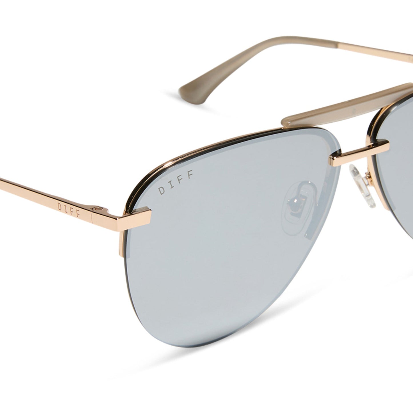 diff eyewear featuring the tahoe aviator sunglasses with a gold frame and silver chrome mirror lenses detailed view
