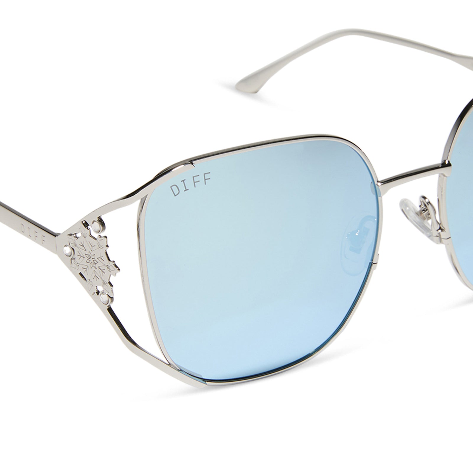 frozen x diff eyewear featuring the elsa oversized square sunglasses with a cool silver gloss metal frame and ice blue gradient lenses detailed view